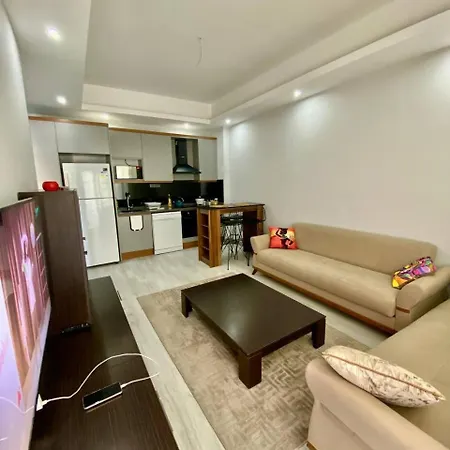 Stylish 1br Flat Pool View & 10 Min Walk To Lägenhet Alanya