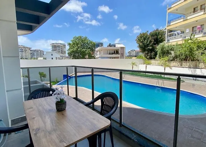 Appartement Stylish 1br Flat Pool View & 10 Min Walk To *