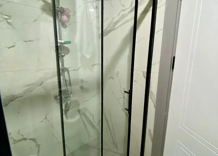 Stylish 1br Flat Pool View & 10 Min Walk To Apartmán