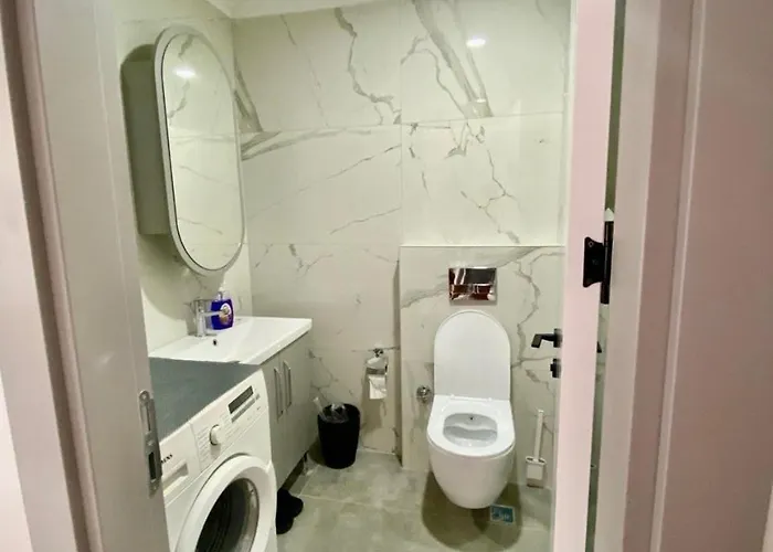 Apartament Stylish 1br Flat Pool View & 10 Min Walk To