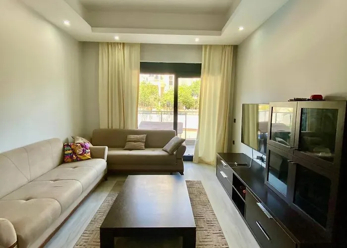 Stylish 1br Flat Pool View & 10 Min Walk To Apartmán Alanya