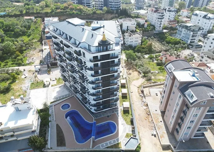 Stylish 1br Flat Pool View & 10 Min Walk To Apartament *